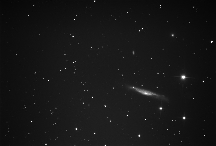 NGC 3079 (UMa) und Doppel-Quasar QSO 0957 +561A & B