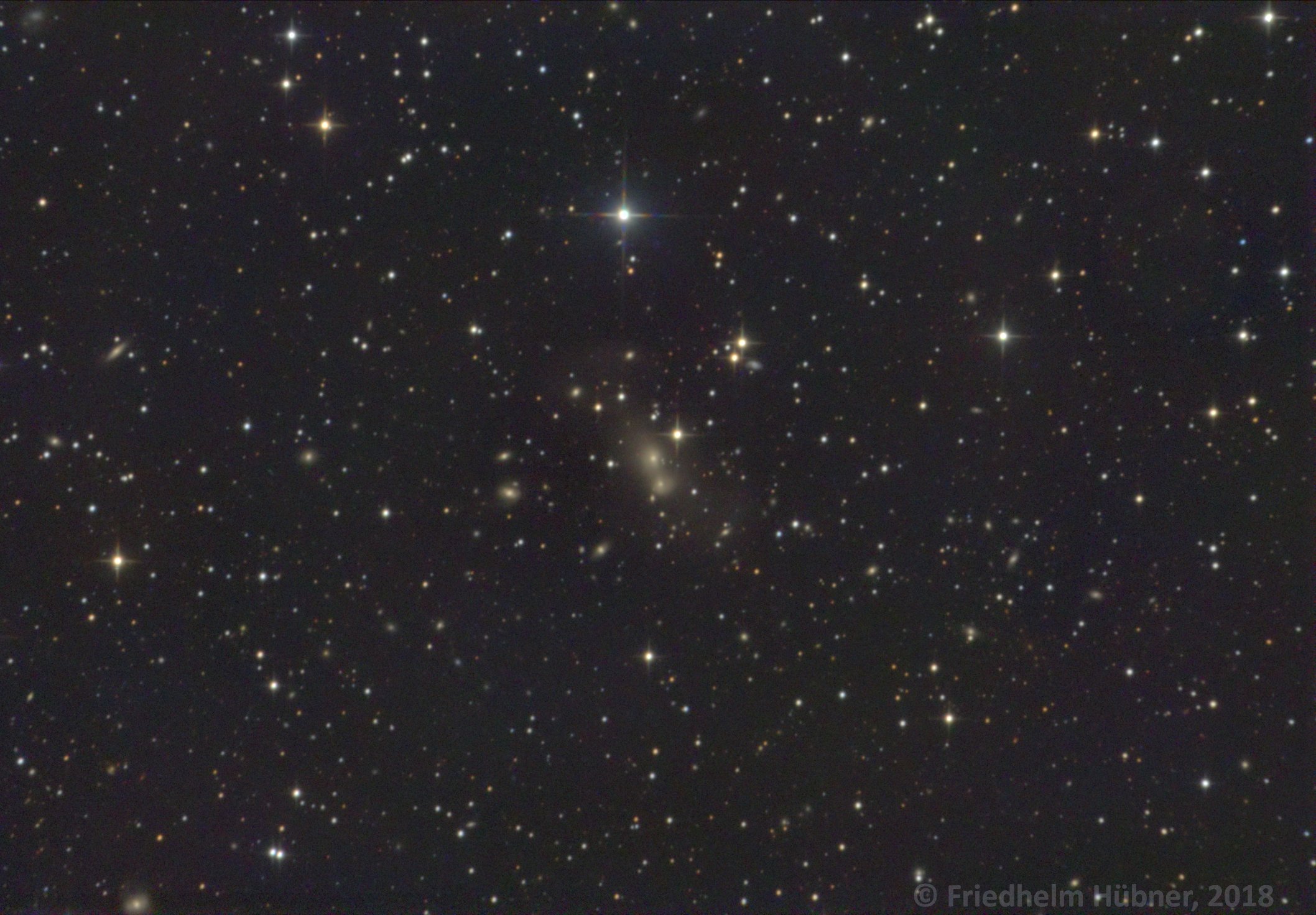 NGC 5718 und IC 1042 (Vir)